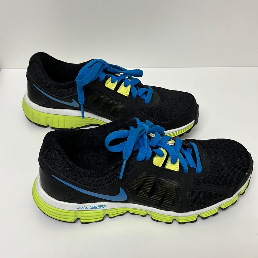 Nike dual fusion ST 2 Athletic Shoe Women's Size RUNNING GYM SIZE 7.5